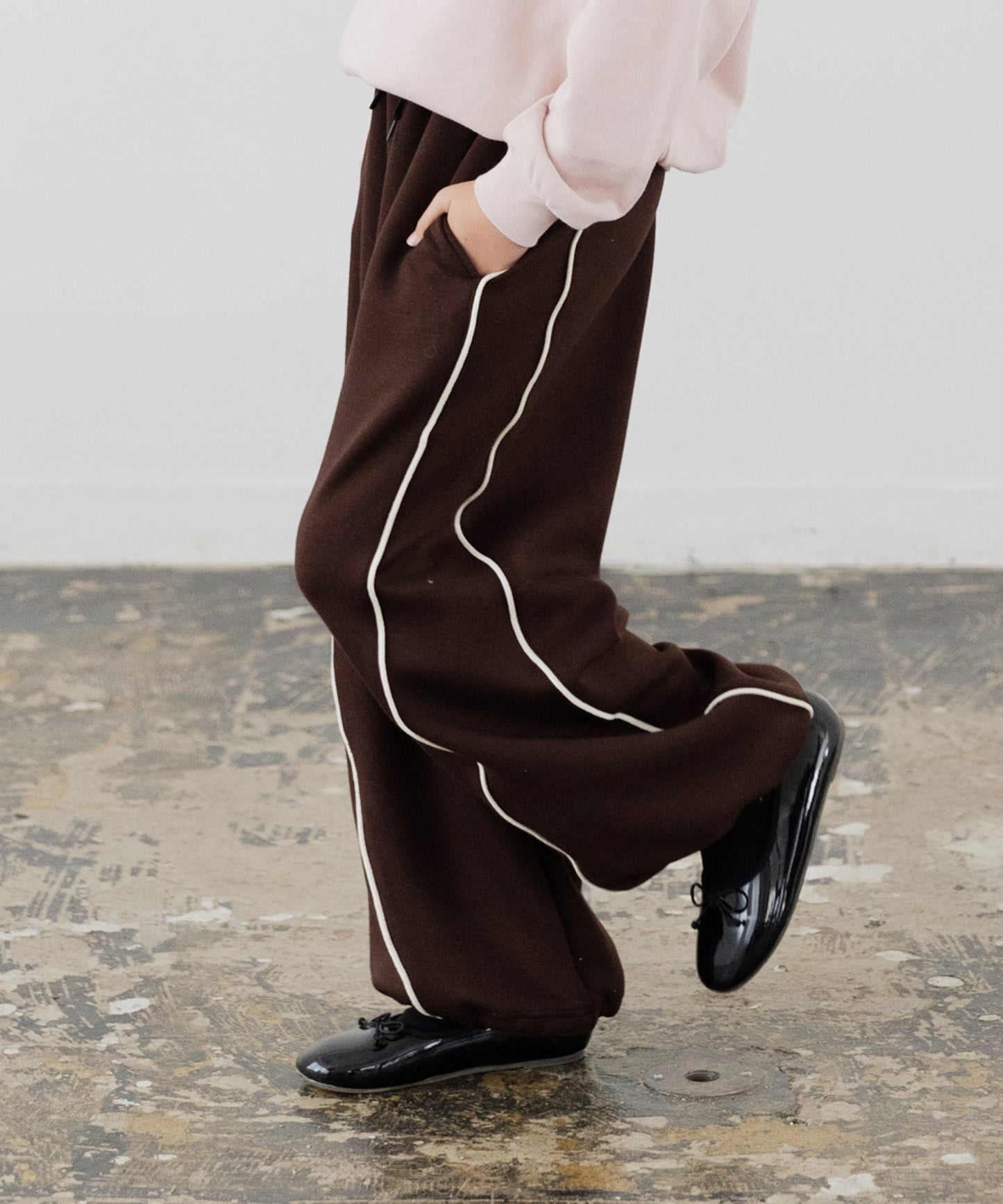 ダンボールニットパイピングワイドパンツ