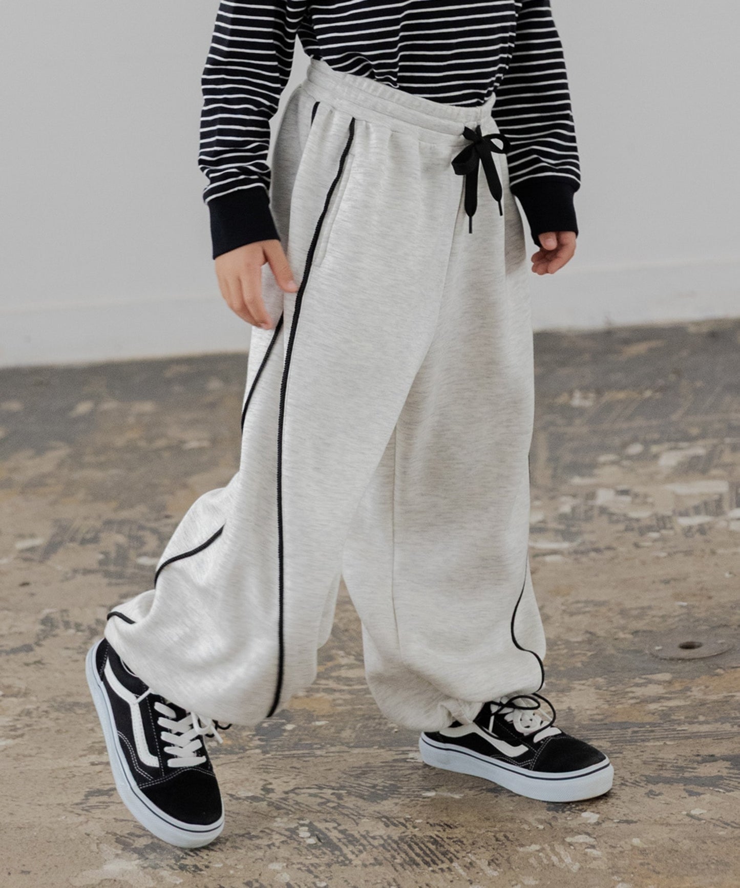 ダンボールニットパイピングワイドパンツ