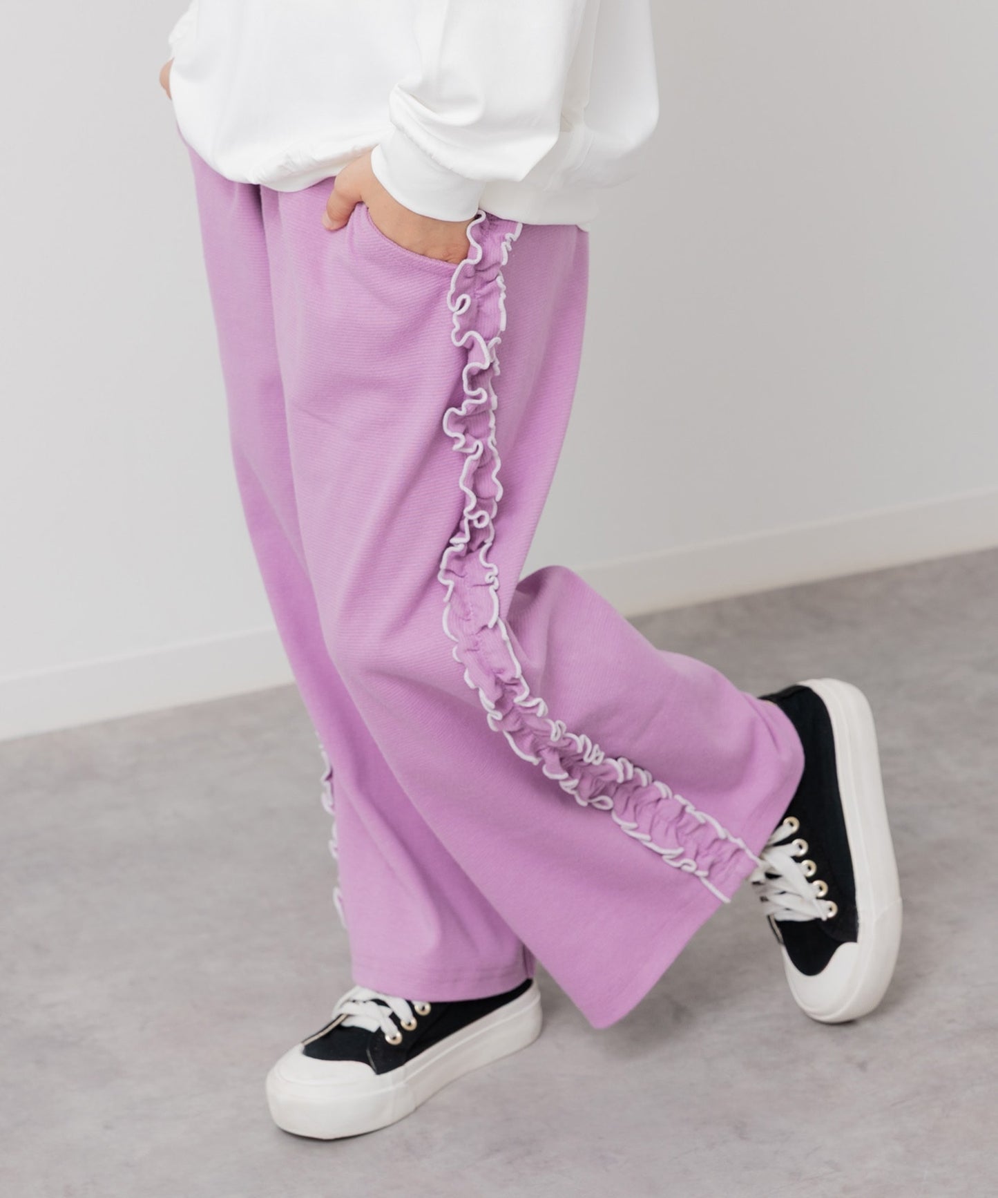 ハイパーストレッチ脇フリルパンツ