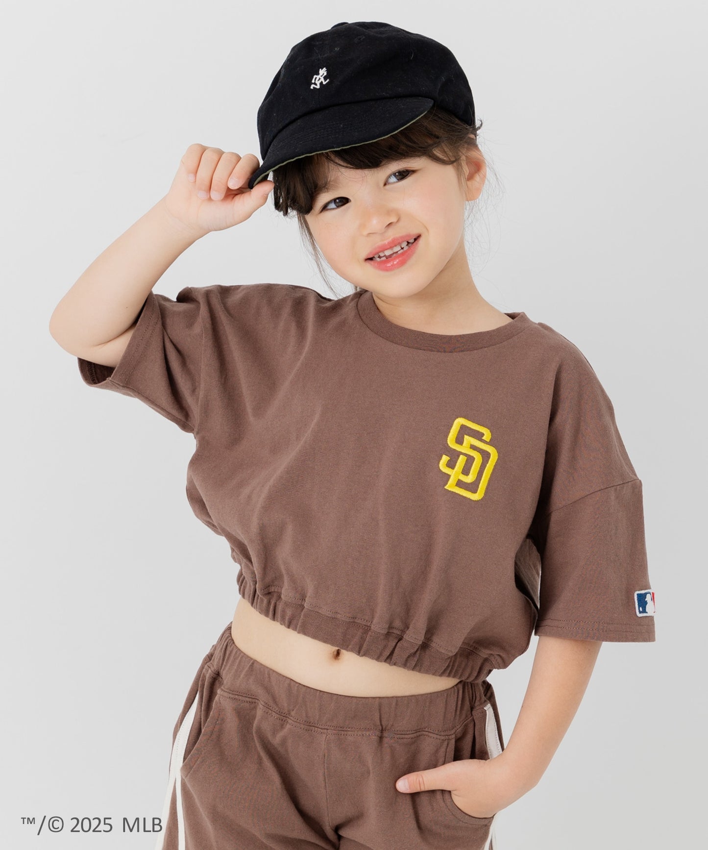 〈MLB〉ショート丈半袖Tシャツ