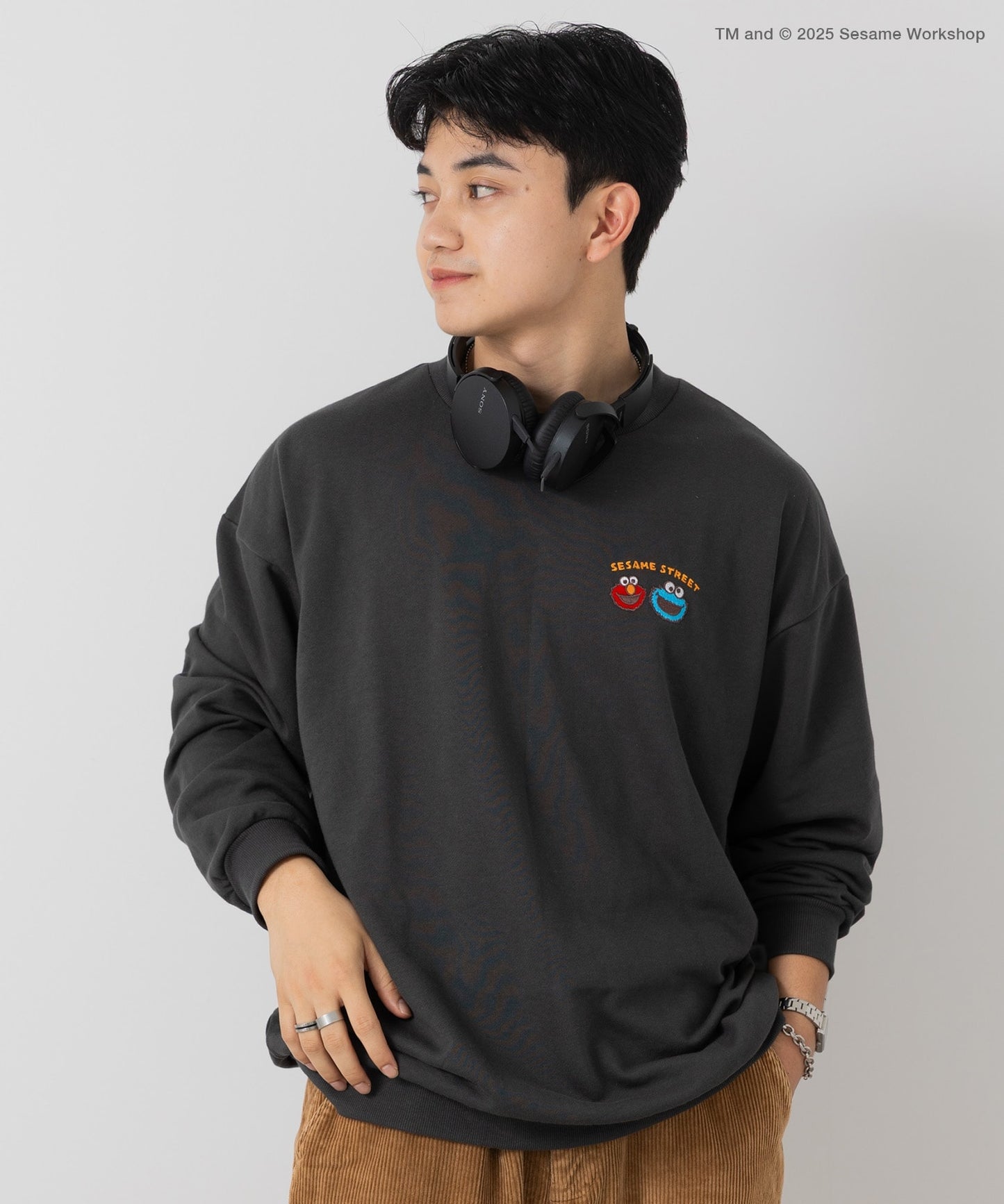 〈セサミストリート〉裏毛トレーナー（大人）